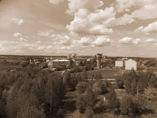 Der Blick Aus Dem Fenster Auf Die Stadt — Stockfoto