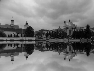  Eski kasabanın tarihi merkezi.                                                                                           