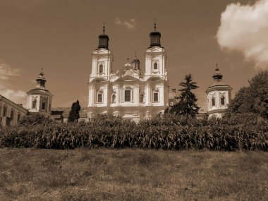 Şekil Değiştirme Katedrali. 