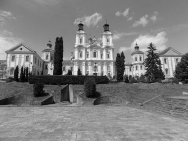 Şekil Değiştirme Katedrali. 