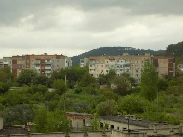 Vista Desde Ventana Ciudad Edificios Residenciales Varios Pisos — Foto de Stock