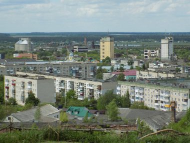 Pencereden şehre olan manzara.                                              