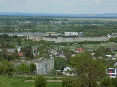 Pencereden şehre olan manzara.                                              