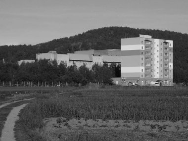 Pencereden şehre olan manzara.                                                        