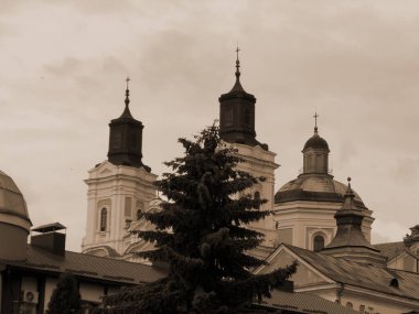  Şekil Değiştirme Katedrali          