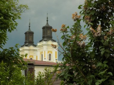  Şekil Değiştirme Katedrali          
