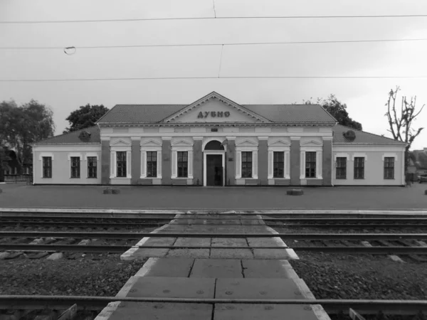 Egy Kis Vasútállomás Peronja — Stock Fotó