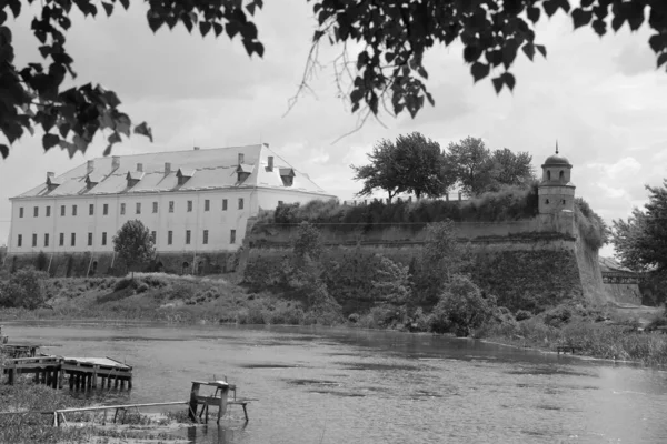 Κάστρο Πάνω Από Νερό — Φωτογραφία Αρχείου