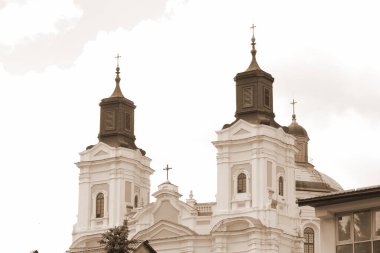  Şekil Değiştirme Katedrali          