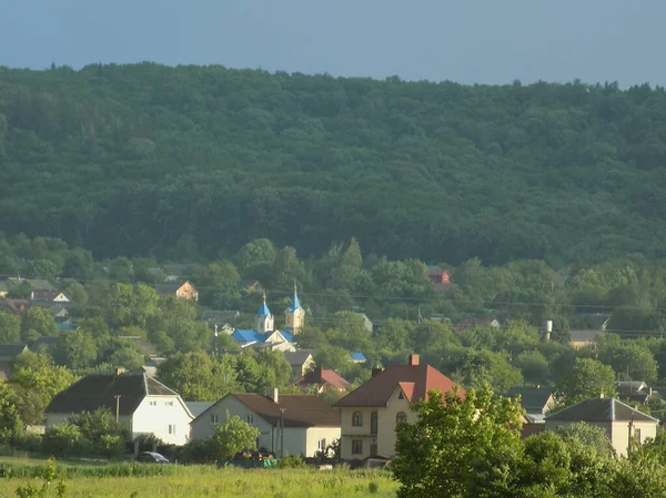 Der Blick Aus Dem Fenster Auf Die Stadt — Stockfoto