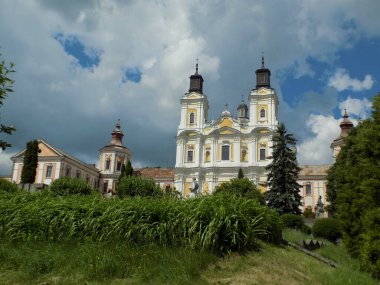  Şekil Değiştirme Katedrali                    