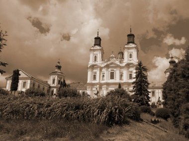  Şekil Değiştirme Katedrali                    