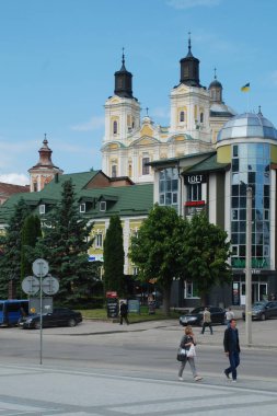  Şekil Değiştirme Katedrali          