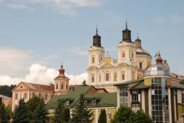  Şekil Değiştirme Katedrali          