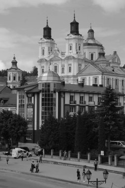  Şekil Değiştirme Katedrali          