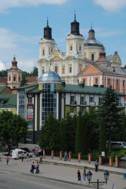  Şekil Değiştirme Katedrali          