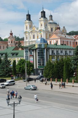  Şekil Değiştirme Katedrali          