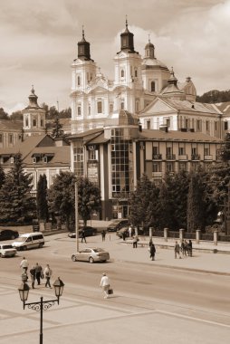  Şekil Değiştirme Katedrali          