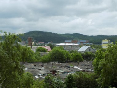 Pencereden şehre olan manzara.                                                               