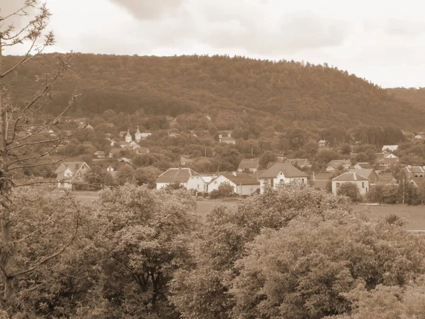 Der Blick Aus Dem Fenster Auf Die Stadt — Stockfoto