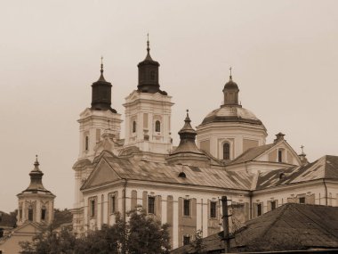  Şekil Değiştirme Katedrali.                   