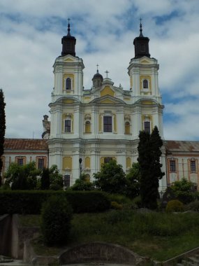 Şekil Değiştirme Katedrali.                                      