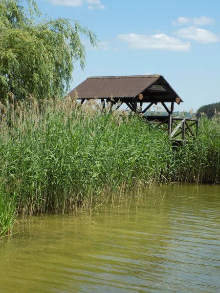 Gazebo Sobre Lago — Fotografia de Stock