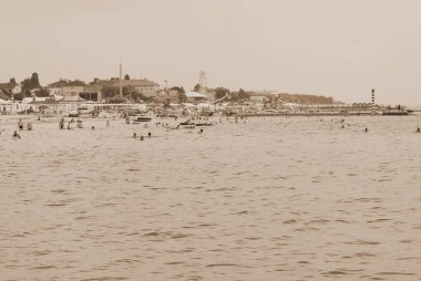 Karadeniz kıyısında bir kasaba var. Demir Limanı Holoprystan Bölgesi Kherson Bölgesi