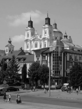  Şekil Değiştirme Katedrali.                                     