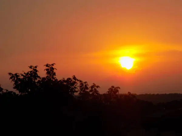 夕方曇りの空 一般的なビュー — ストック写真