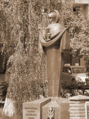 Meryem Ana 'nın heykeli.          