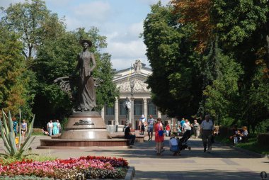 Eski kasabanın merkez meydanı..