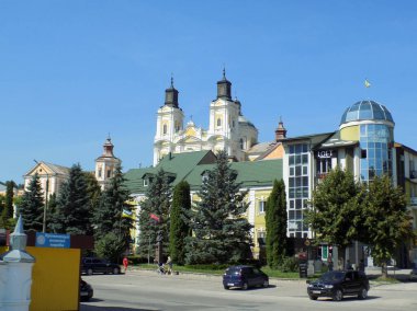  Şekil Değiştirme Katedrali                                        