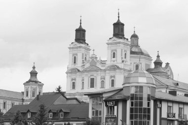  Şekil Değiştirme Katedrali                              