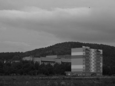 Pencereden şehre olan manzara.                                     