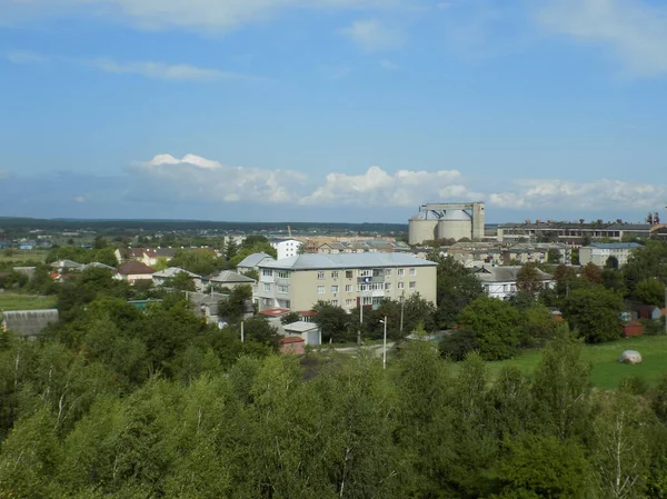 从窗户到城市的风景 — 图库照片