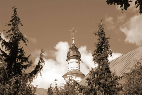 Monascheskyj Gebäude Dreikönigskloster — Stockfoto