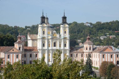  Şekil Değiştirme Katedrali                                        