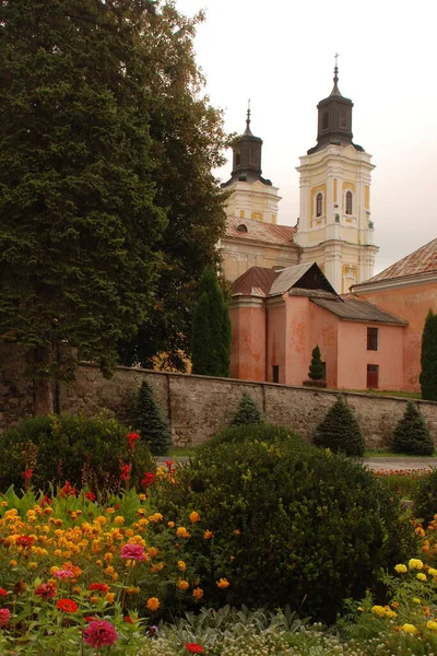 Şekil Değiştirme Katedrali                              