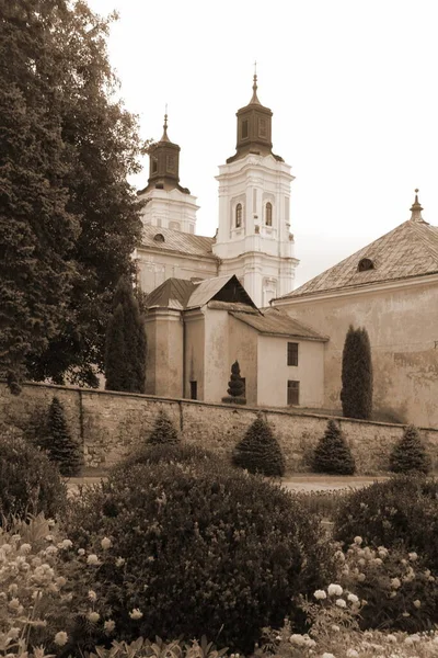 Şekil Değiştirme Katedrali                              