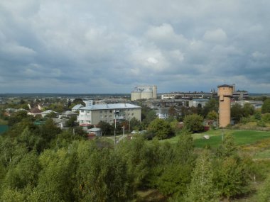 Pencereden şehre olan manzara.                                               