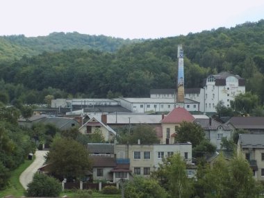  Pencereden şehre olan manzara.                                                      