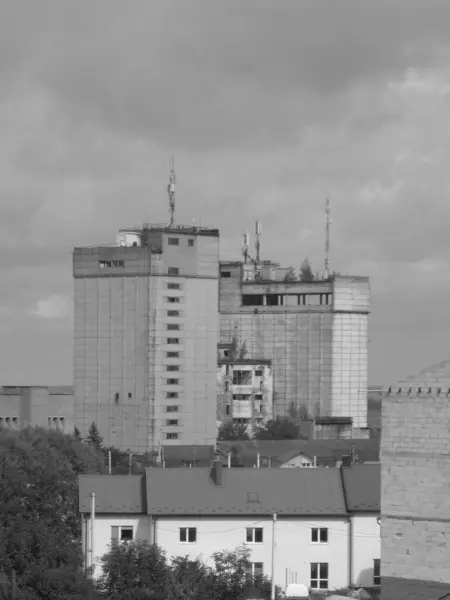 Het Uitzicht Vanuit Het Raam Naar Stad — Stockfoto