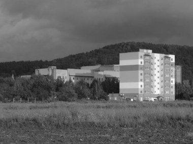 Pencereden şehre olan manzara.                                                         