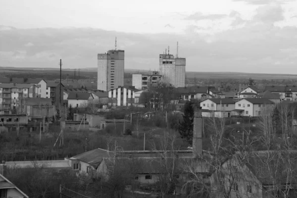 Pencereden şehre olan manzara. 