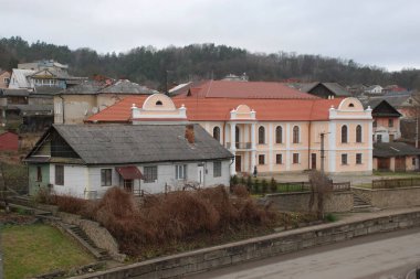 Taşra şehrinin kenar mahalleleri.