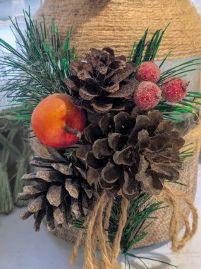 Koni (lat. Strobilus) değiştirilmiş bir çekim.