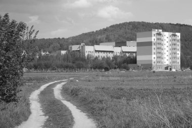 Taşra şehrinin kenar mahalleleri.