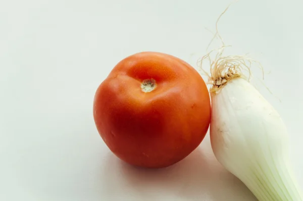 Овощи на белом фоне — стоковое фото
