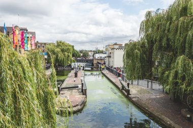 Regent kanalı bir bulutlu gün